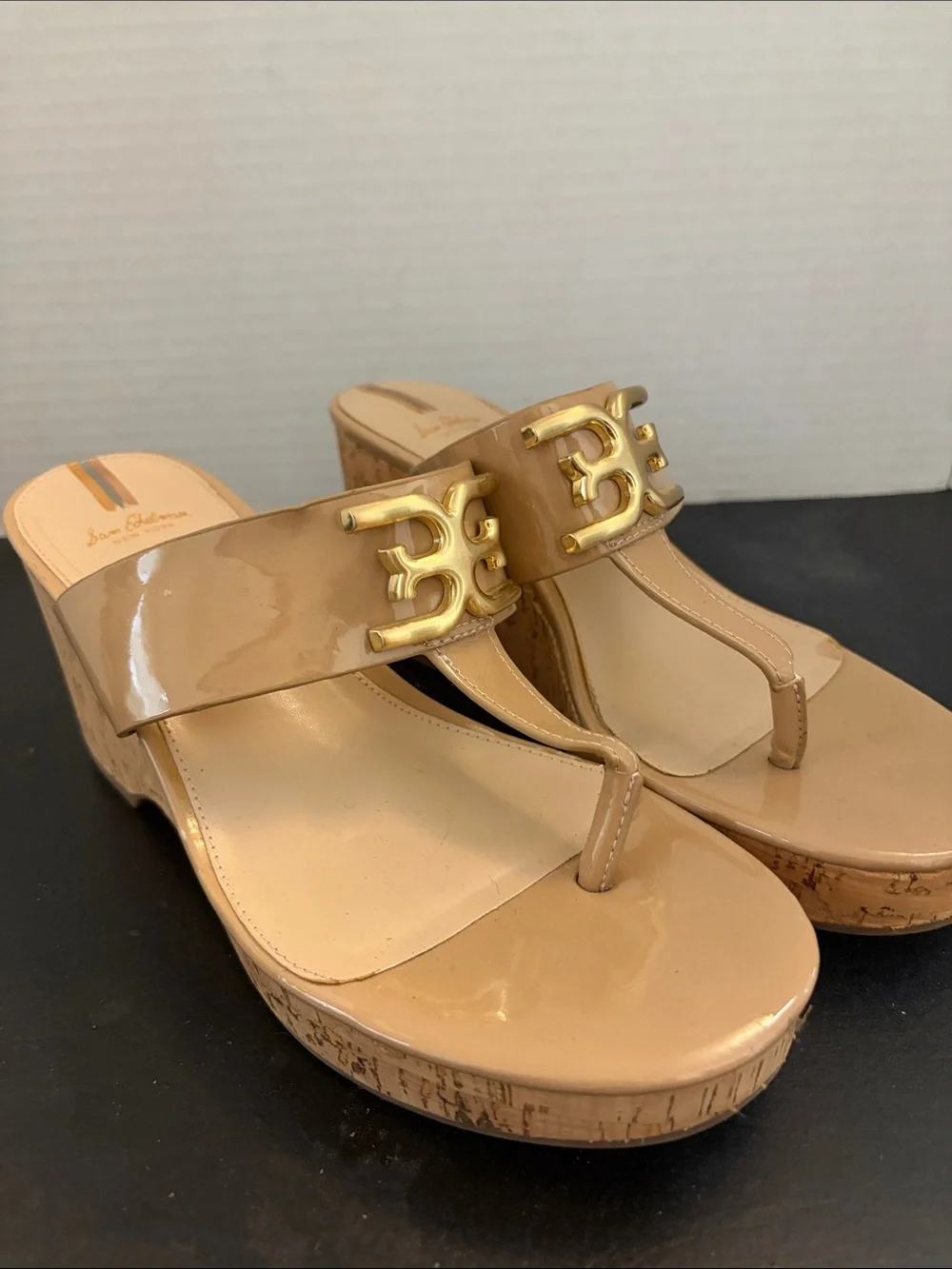Sam Edelman Beige Patent Cork Wedge Thong Sandals with Gold Logo, Size 9